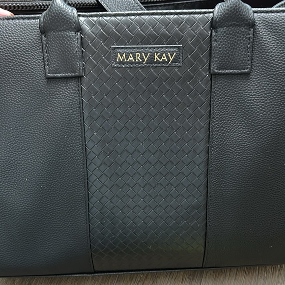 Mary Kay Textured Black Travel Handbag 17 x 30 inches - Picture 9 of 9